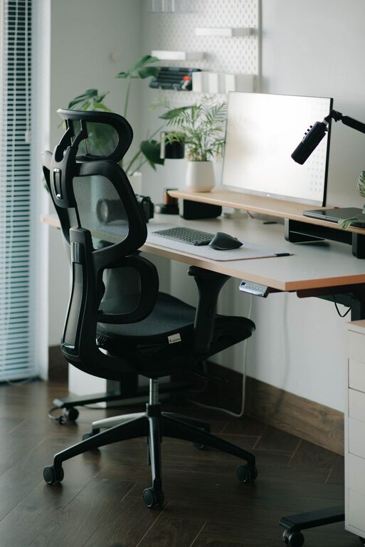 Tips for Choosing a Comfortable Desk Chair That Supports Your Workday